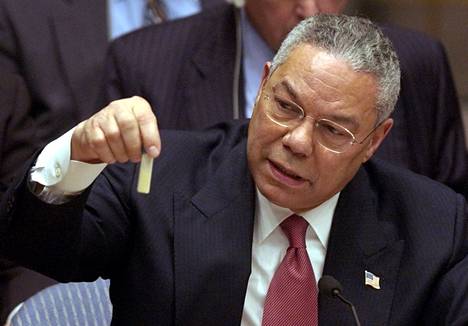 Yhdysvaltain ulkoministeri Colin Powell puhui Irakin väitetyistä joukkotuhoaseista YK:ssa helmikuussa 2003 ja esitteli mallia pernaruttoa sisältävästä koeputkesta.