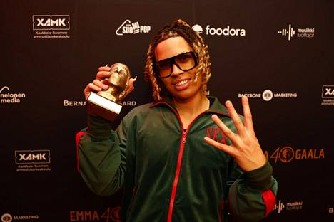 Sexmane voitti Emma-gaalassa yleisöäänestyksellä Vuoden kotimainen artisti -palkinnon.