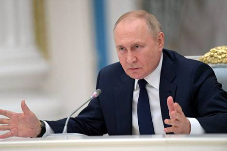 Venäjän presidentti Vladimir Putin puhui torstaina Moskovassa duuman jäsenille.