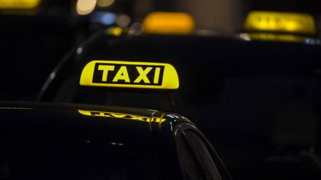 Seksuaalirikoksista tuomitun taksikuskin vankeusrangaistusta korotettiin keskiviikkona hovioikeudessa.
