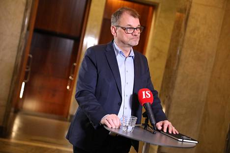 Juha Sipilä vei viimeisenä puheenjohtajatyönään keskustan Antti Rinteen (sd) hallitukseen. Seppo Kääriäisen mukaan se oli ratkaiseva virhe.