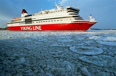 Viking Cinderella Helsingissä vuonna 1989 valmistuttuaan Helsingin telakalta.