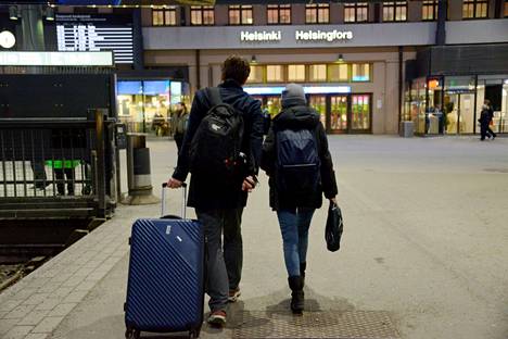 Alex ja Natalia tulivat Allegrolla Suomeen perjantai-iltana.