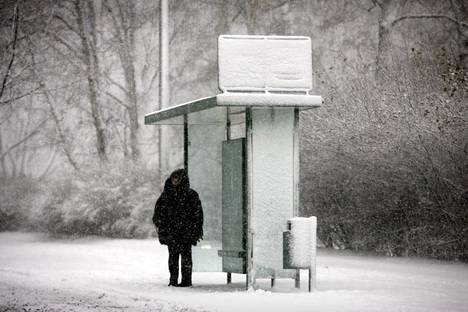 Lumi ja pakkanen (kuvassa) eivät juuri kuulu Helsingin kaupunkisuunnitteluviranomaisten havainnekuviin.
