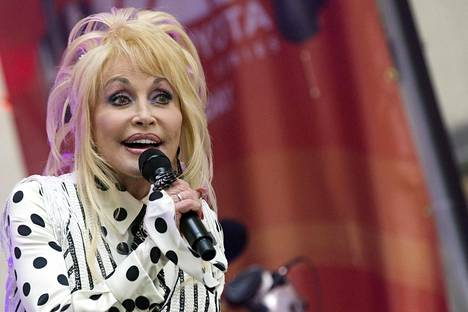 Dolly Parton on luonut uraa kantrilaulajana jo yli 50 vuoden ajan.