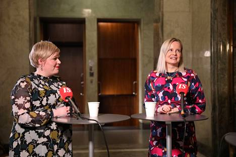 Myöskään valtionvarainministeri Annika Saarikko (vas.) ja perussuomalaisten puheenjohtaja Riikka Purra eivät olleet täysin samoilla linjoilla budjetista.