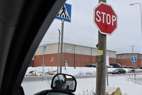 Stop-merkin sisältöä eivät kaikki tunne tai kunniota, kävi ilmi perjantaina Itä--Helsingissä.