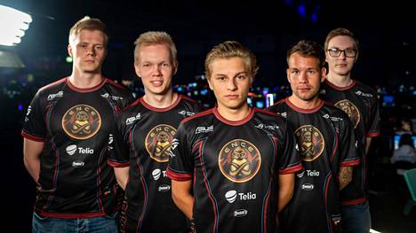 ENCEn uskomaton voitto räjäytti riemun areenalla ja somessa – ”Tuodaan se  poika kotiin!” - Esports - Ilta-Sanomat