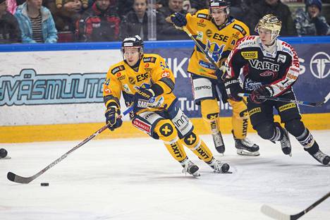 Hyökkääjä Jesper Piitulainen on tällä kaudella tehnyt 3+8=11 tehopistettä SM-liigassa.