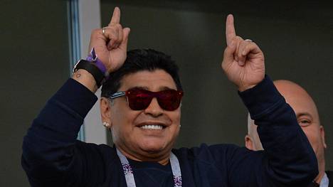 Diego Maradona varasti show’n Argentiinan MM-avauksessa.