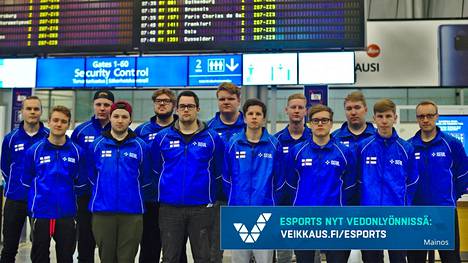 Suomi matkasi IeSF:n järjestämiin kilpapelaamisen MM-kisoihin 11 pelaajan voimin. Mukaan lähtivät lisäksi liiton puheenjohtaja sekä joukkueenjohtaja.
