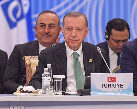Turkin presidentti Recep Tayyip Erdogan on ollut keskeinen jarru Suomen Nato-jäsenyydelle. Cholletin mukaan kaikki keskustelut Turkin kanssa ovat olleet rakentavia. 