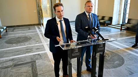 Varapuheenjohtaja Petri Honkonen ja ryhmäjohtaja Antti Kurvinen kertoivat keskustan harvinaisesta epäluottamuslauseesta hallitukselle.