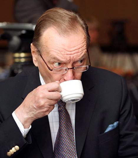 –Minä juon nyt kahvia, sutkautti pääministeri Harri Holkeri keväällä 1990. Kuva on vuodelta 2009.