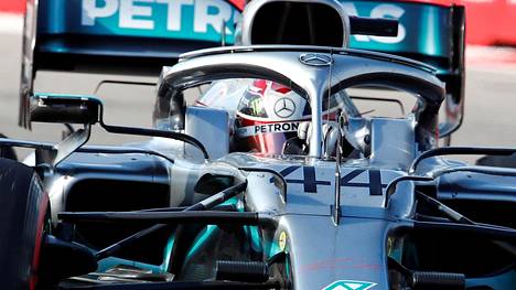 Lewis Hamilton kuvattuna Venäjän F1-kisassa.
