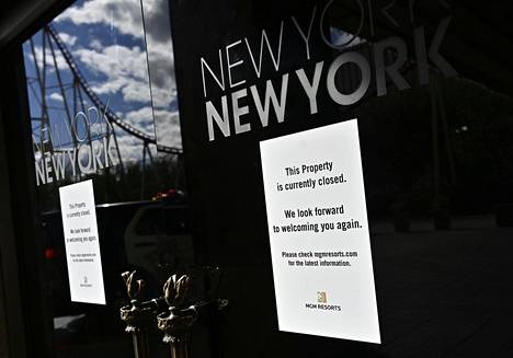 New York, New York -kasinon ovella asiakkaita odotti sulkemisilmoitus.
