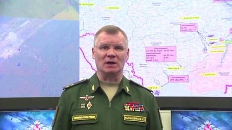 Venäjän puolustusministeriön tiedottaja Igor Konashenkov antoi torstaina lausunnon Venäjän poistumisesta Käärmesaarelta. Konashenkov on tullut tutuksi asevoimien toimien selittelijänä.