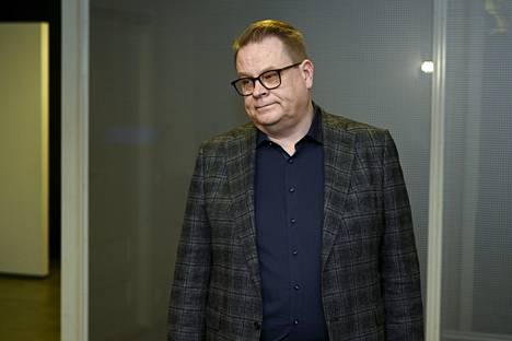 Kari Jääskeläistä syytetään petoksesta ja virkavelvollisuuden rikkomisesta.
