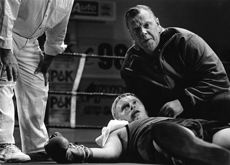 Loiri sai valtavasti kehuja roolisuoristuksestaan valmentajana Ilkka Heiskasen elokuvassa Kuka on Louis? (1992).