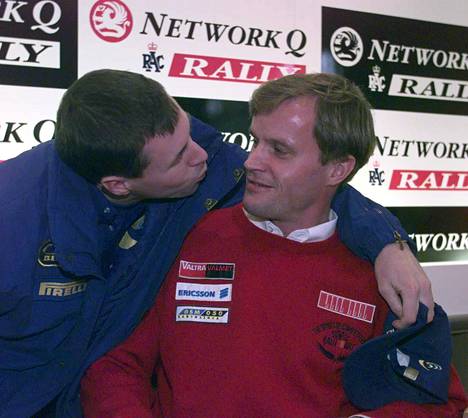 Colin McRae paijasi Tommi Mäkistä ennen RAC-rallia 1997.