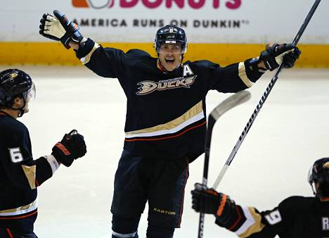 Teemu Selänne pelasi valtaosan urastaan Anaheim Ducksin paidassa. 