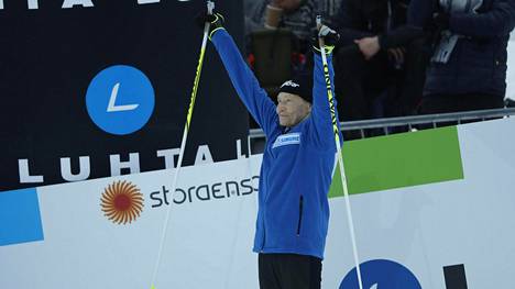 Siiri Rantanen ihastutti Lahden hiihtostadionilla.
