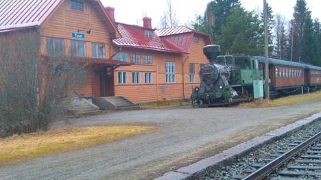 Kuvat: Tuurin vanha rautatieasema ja junamajoitus myydään – paikalla  värikäs historia - Asuminen - Ilta-Sanomat