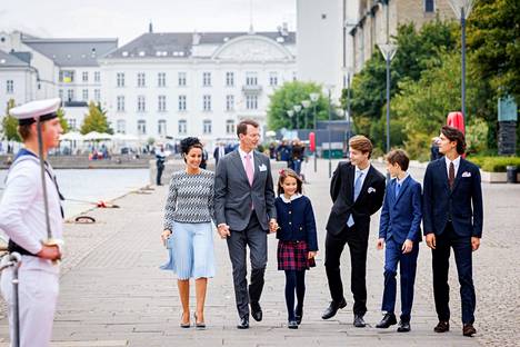 Prinssi Joachim prinsessa Marien ja lastensa Nikolain, Felixin, Henrikin, ja Athenan kanssa.