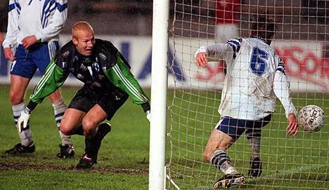 Pasila-sarjassa ennustetaan Liechtenstein-peliin vuoden 1997 Suomi–Unkari-kamppailun kaltaista katastrofaalista tapahtumaketjua.