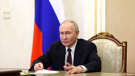 Venäjän presidentti Vladimir Putin on määrännyt maan asevoimat järjestämään ydinaseiden käyttöä sisältävät sotaharjoitukset.