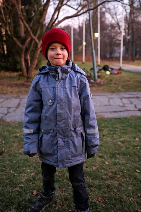 8-vuotias Toivo herätti itsenäisyyspäivänä huomiota esittämällä presidenttiparille kriittisen kysymyksen.