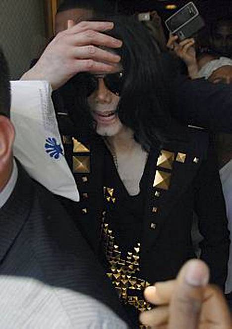 Michael Jackson Poistui Syöpälääkäriltä Katso Video Viihde Ilta