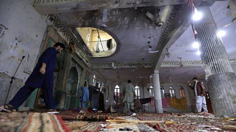 Yli 50 ihmistä kuoli Pakistanin Peshawarissa sijaitsevassa moskeijassa tapahtuneessa voimakkaassa räjähdyksessä perjantaina.