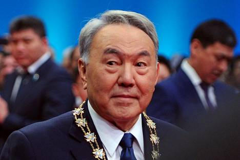 Kazakstanin entisen presidenttin Nursultan Nazarbajevin uskottiin edelleen vaikuttavan maan politiikkaan seuraajansa selän takana. Kuva vuodelta 2015.