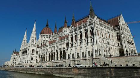 Unkari venyttää Suomen ja Ruotsin Nato-ratifiointeja ainakin marraskuun lopulle. Kuvassa parlamenttitalo Unkarin pääkaupungissa Budapestissa.