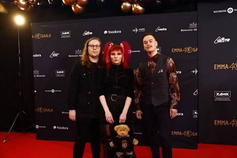 Stoned Statues -yhtyeen Markus Hakala, Jenna Kosunen ja Allu Tanskanen.