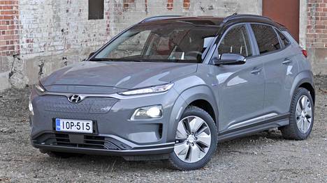 Hyundai Kona EV on yksi markkinoiden energiatehokkaimmista täyssähköautoista. Silti suorituskyky on arkiautolle varsin hyvällä tasolla.