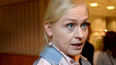 Kokoomuksen puheenjohtajuudesta kisaava Elina Lepomäki ehdottaa Suomeen henkilökohtaista sosiaaliturvatiliä.