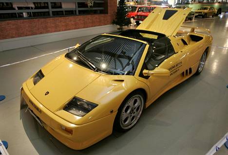 Tällainenkin auto oli Trumpin tallissa vielä syyskuussa. Lamborghini Diablon Trump myi Auto Bildin mukaan 460 000 dollarilla (422 000 euroa).