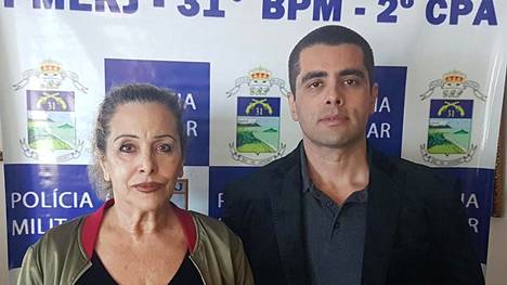 Takapuolioperaatioistaan tunnettu ”Dr. Bumbum” eli Denis Furtado (oik.) ja hänen äitinsä Maria Fatima Barros on pidätetty. Poikaa epäillään potilaansa kuolemantuottamuksesta ja äitiä avunannosta siihen.
