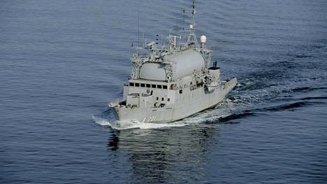 اكتملت سفينة استخبارات الإشارات HMS Orion في الثمانينيات.  تم تحديثه عدة مرات خلال سنوات الخدمة.