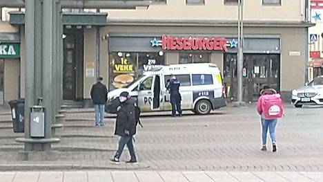 Poliisioperaatio Tampereen keskustassa.