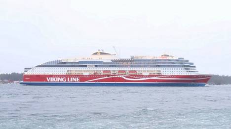 Viking Glory on Itämeren suurin matkustaja-autolautta.