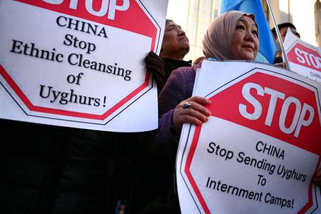 Tammikuussa 2020 uiguuriaktivistit protestoivat Lontoossa.