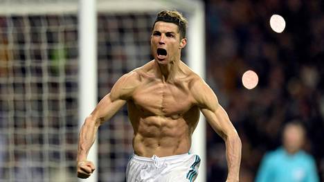 Cristiano Ronaldo Siap Main Hingga Usia 42 Tahun