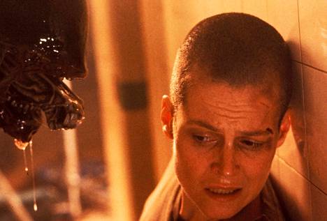 Ellen Ripley nähtiin Alien 3 -elokuvassa siilitukkaisena. 