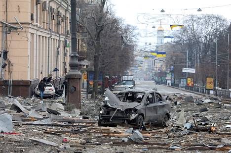 Ukrainan toiseksi suurimmassa kaupungissa Harkovassa pommitukset ovat osuneet kaupungintaloon ja asuinalueisiin.