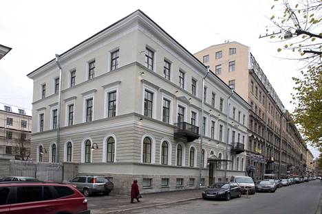 Putin hyväksyi Pietarissa sijaitsevan Suomi-talon kaupan – kiinnostava  yhteys kommunismin historiaan - Ulkomaat - Ilta-Sanomat