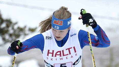 Anita Korva, 16, menestyy SM-hiihdoissa.