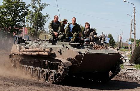 Taistelijoita Popasnan alueella Itä-Ukrainassa 2. kesäkuuta.